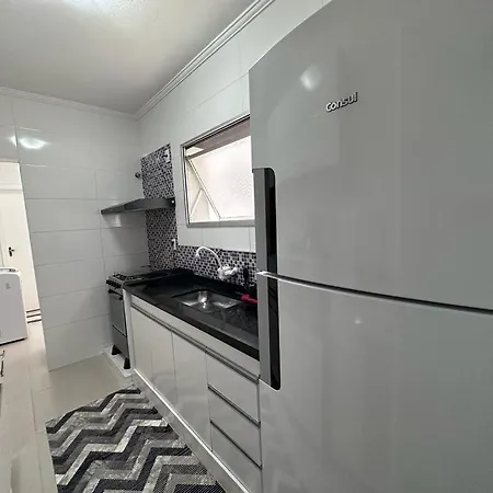 Lindo apartamento na enseada-3
